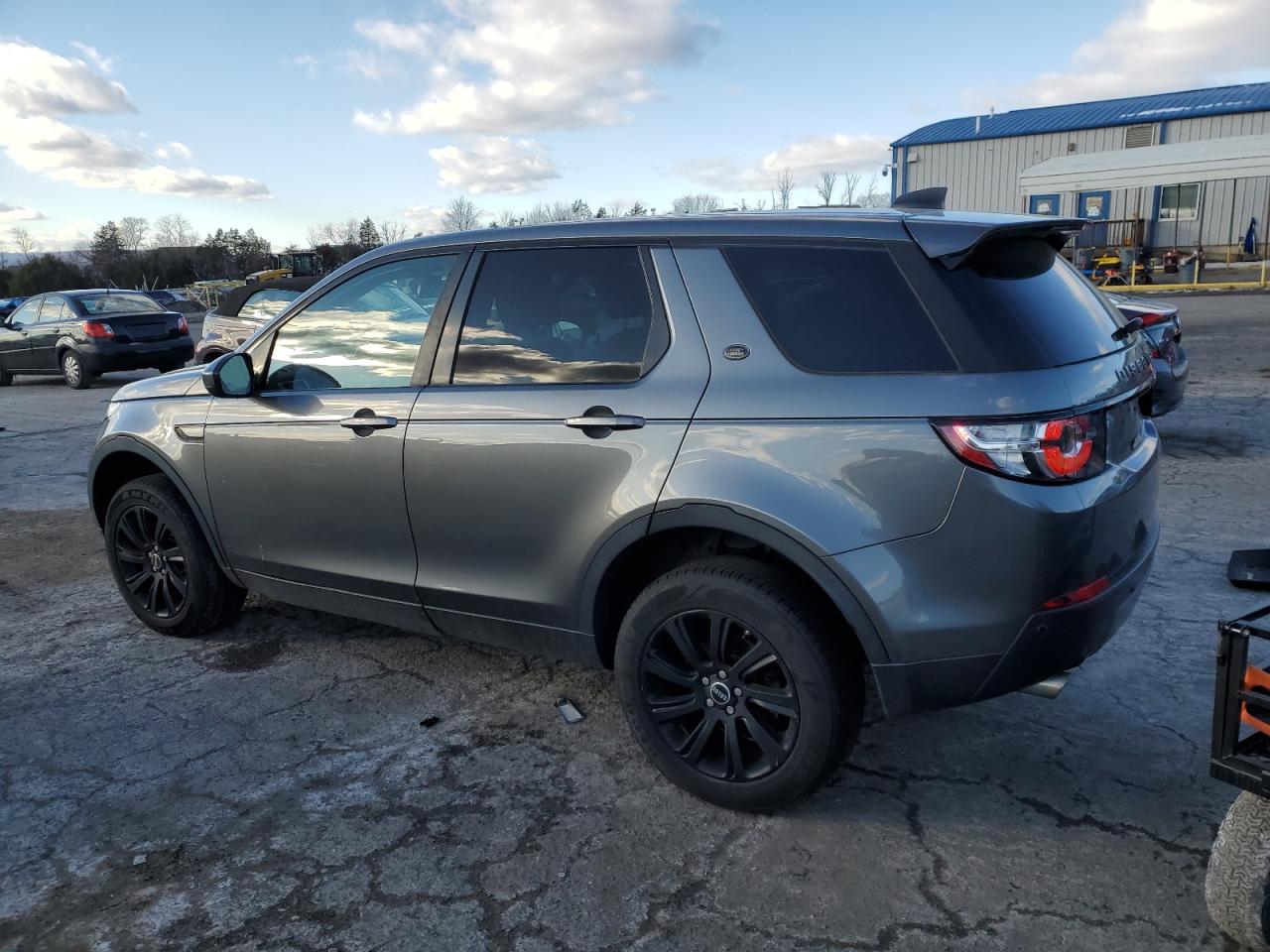 VIN SALCP2BG7HH687627 2017 LAND ROVER DISCOVERY no.2