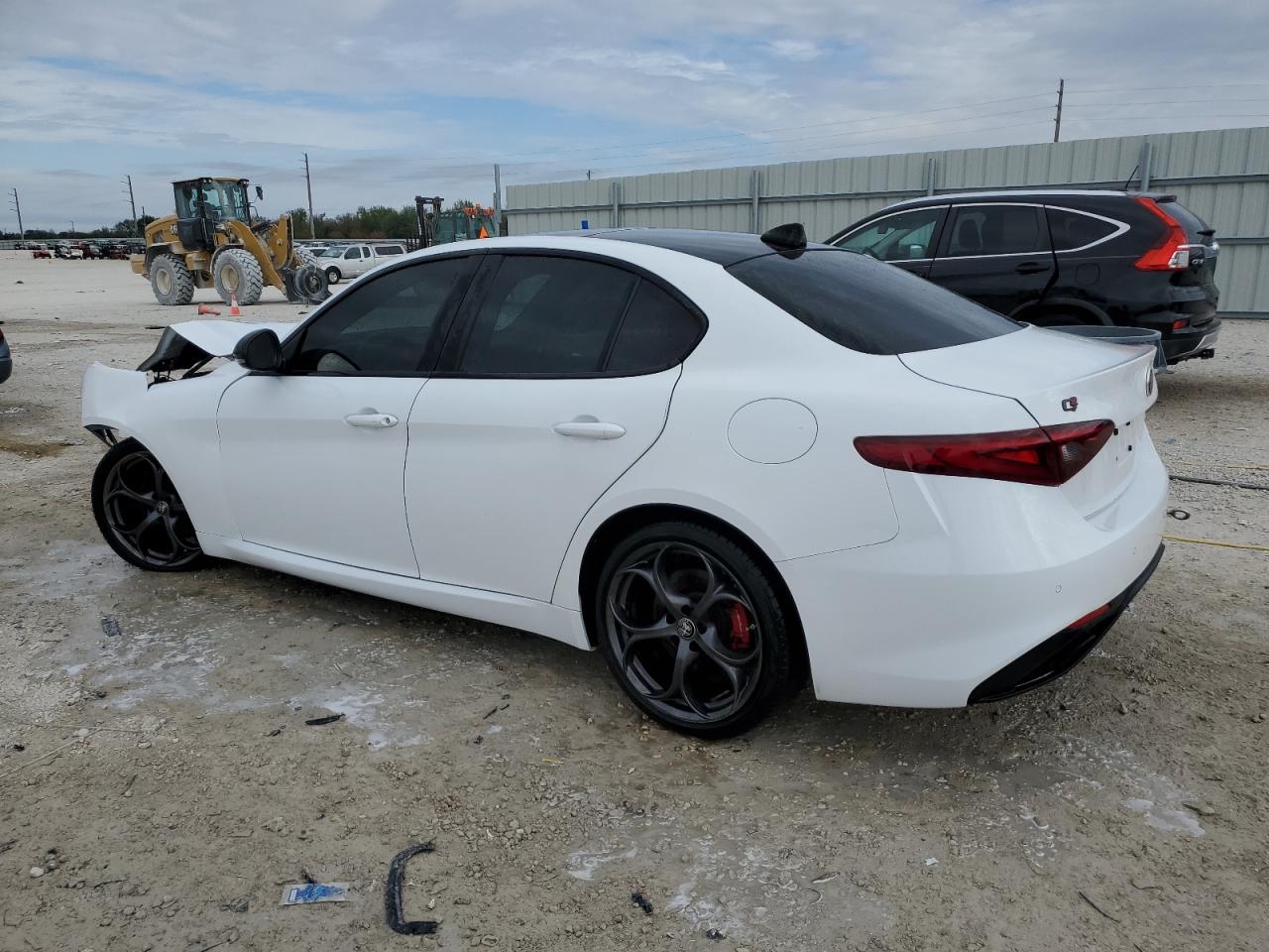 2021 Alfa Romeo Giulia - Image 2