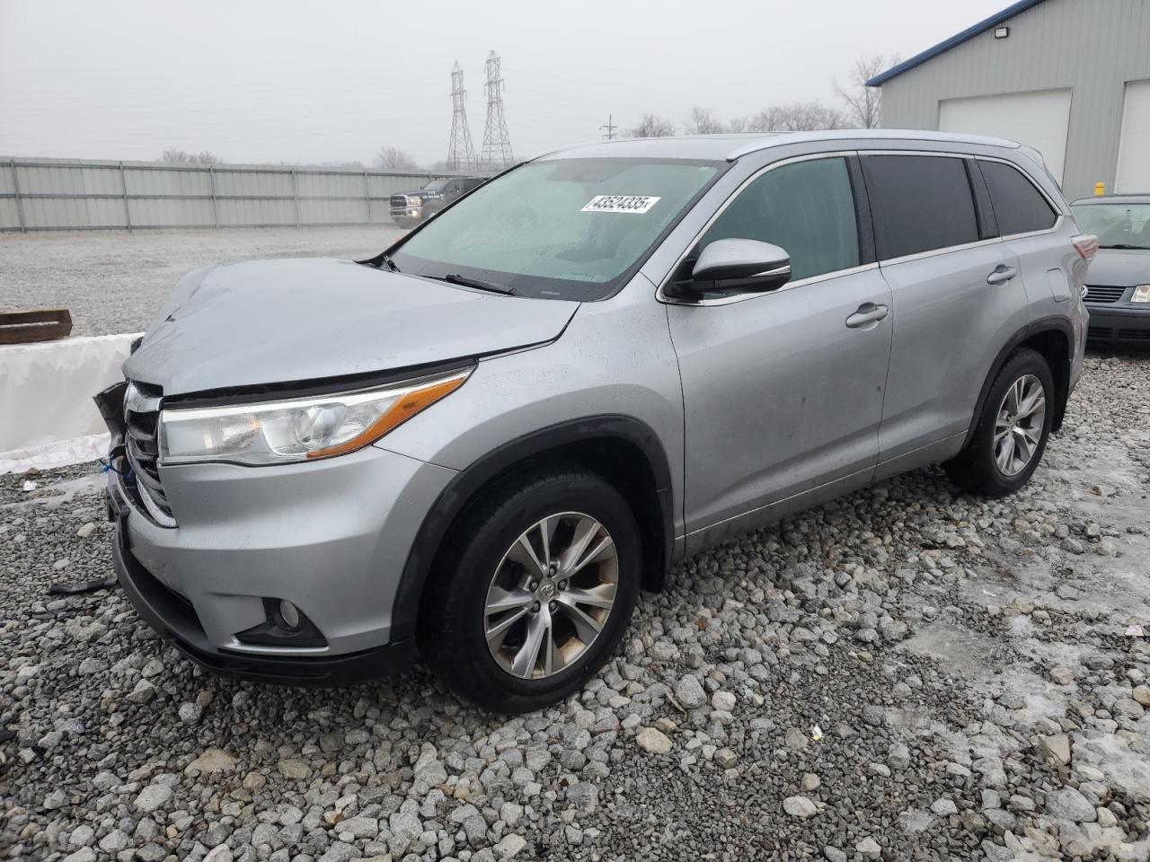 2015 Toyota Highlander - Image 1