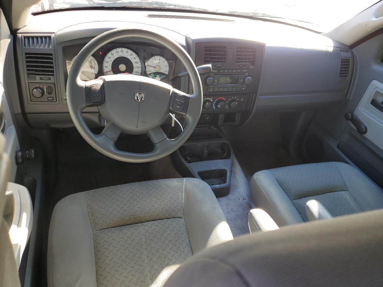 2007 Dodge Dakota - Image 8