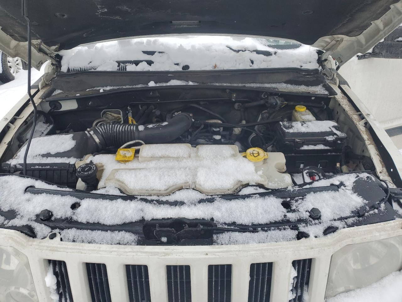 2009 Jeep Liberty (North America) - Image 12