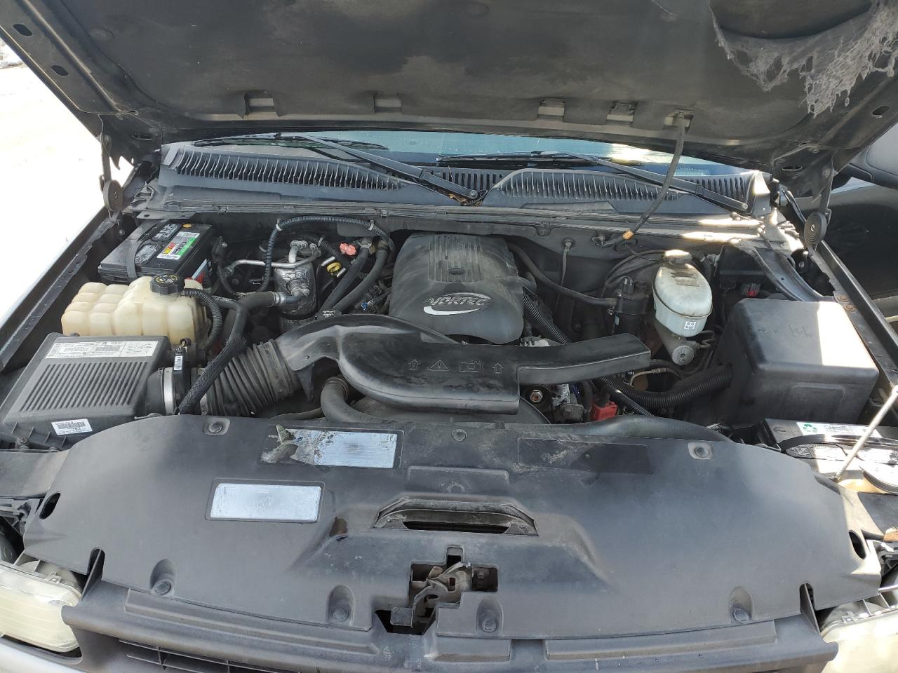 2003 Chevrolet Tahoe - Image 12