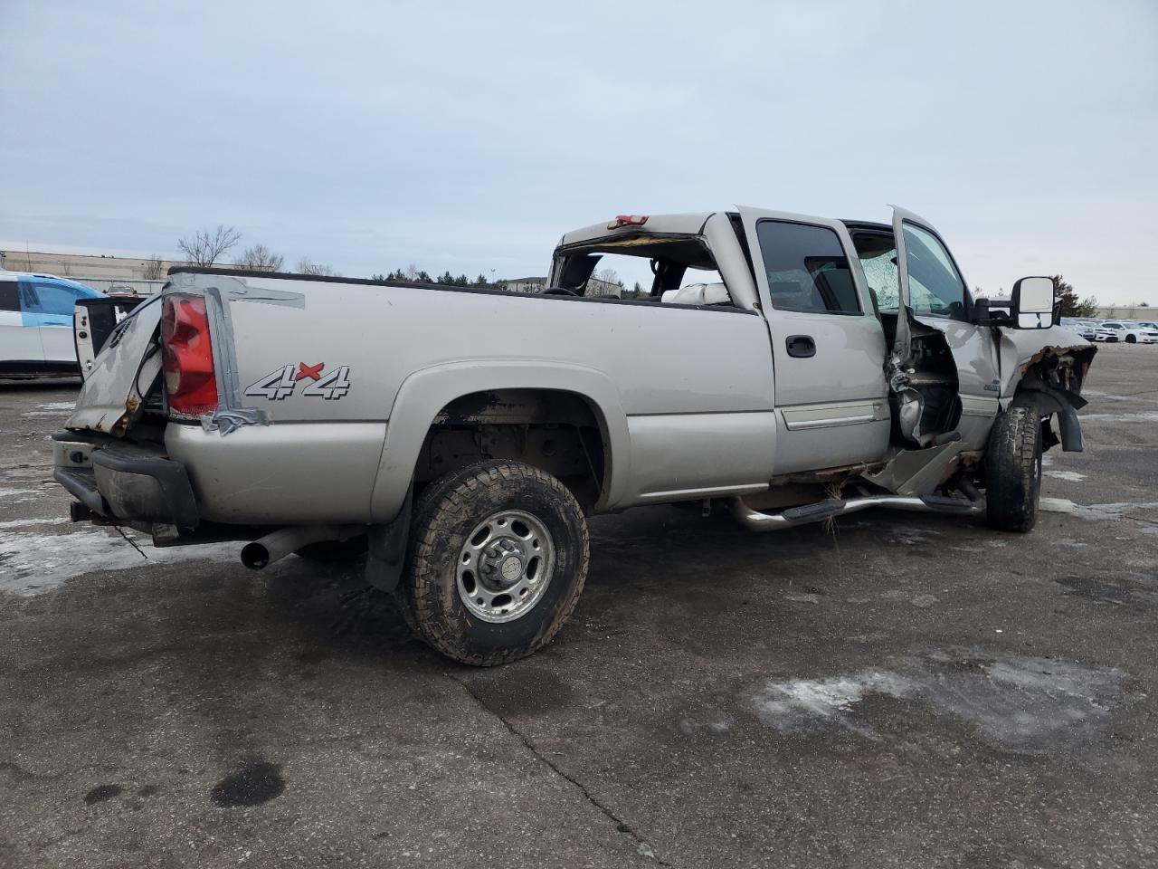 2006 Chevrolet Silverado - Image 3
