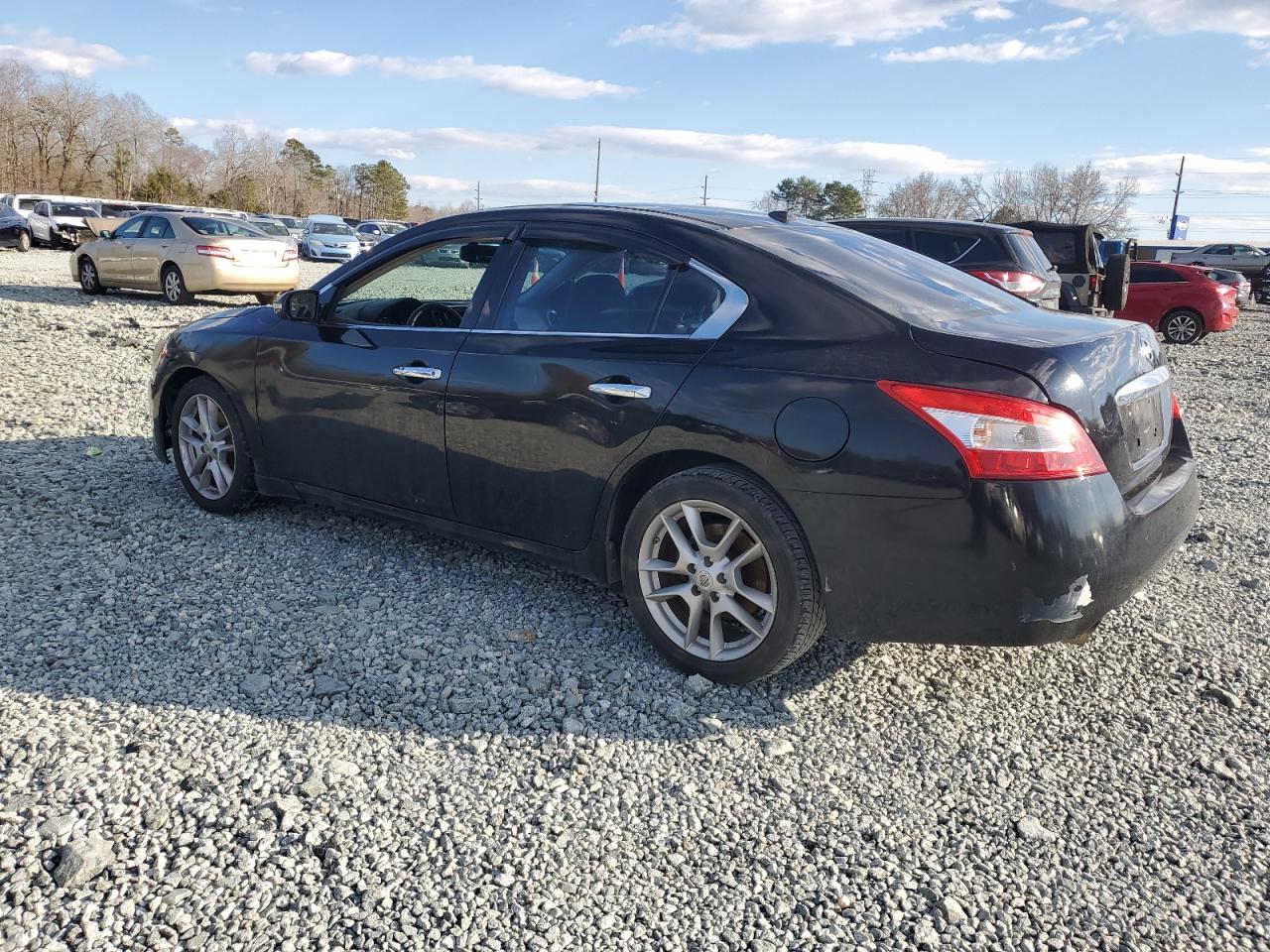 2010 Nissan Maxima - Image 2