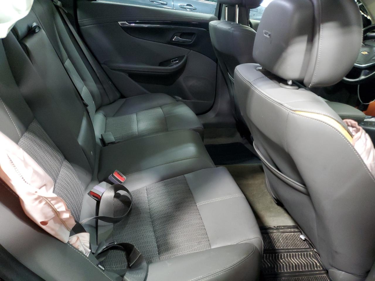 2014 Chevrolet Impala - Image 11