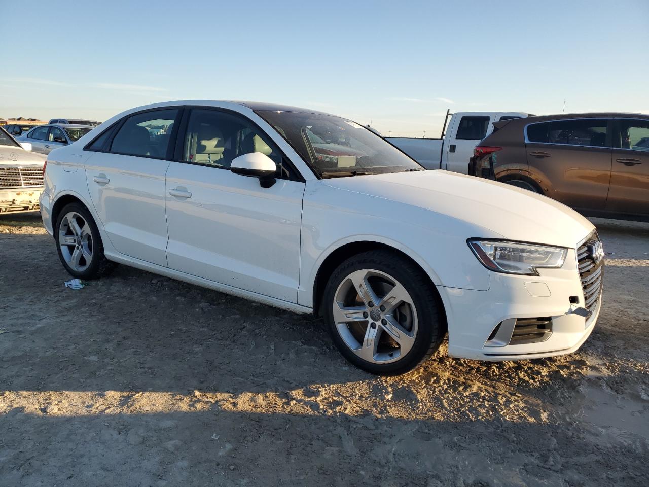 VIN WAUAUGFF1H1039289 2017 AUDI A3 no.4