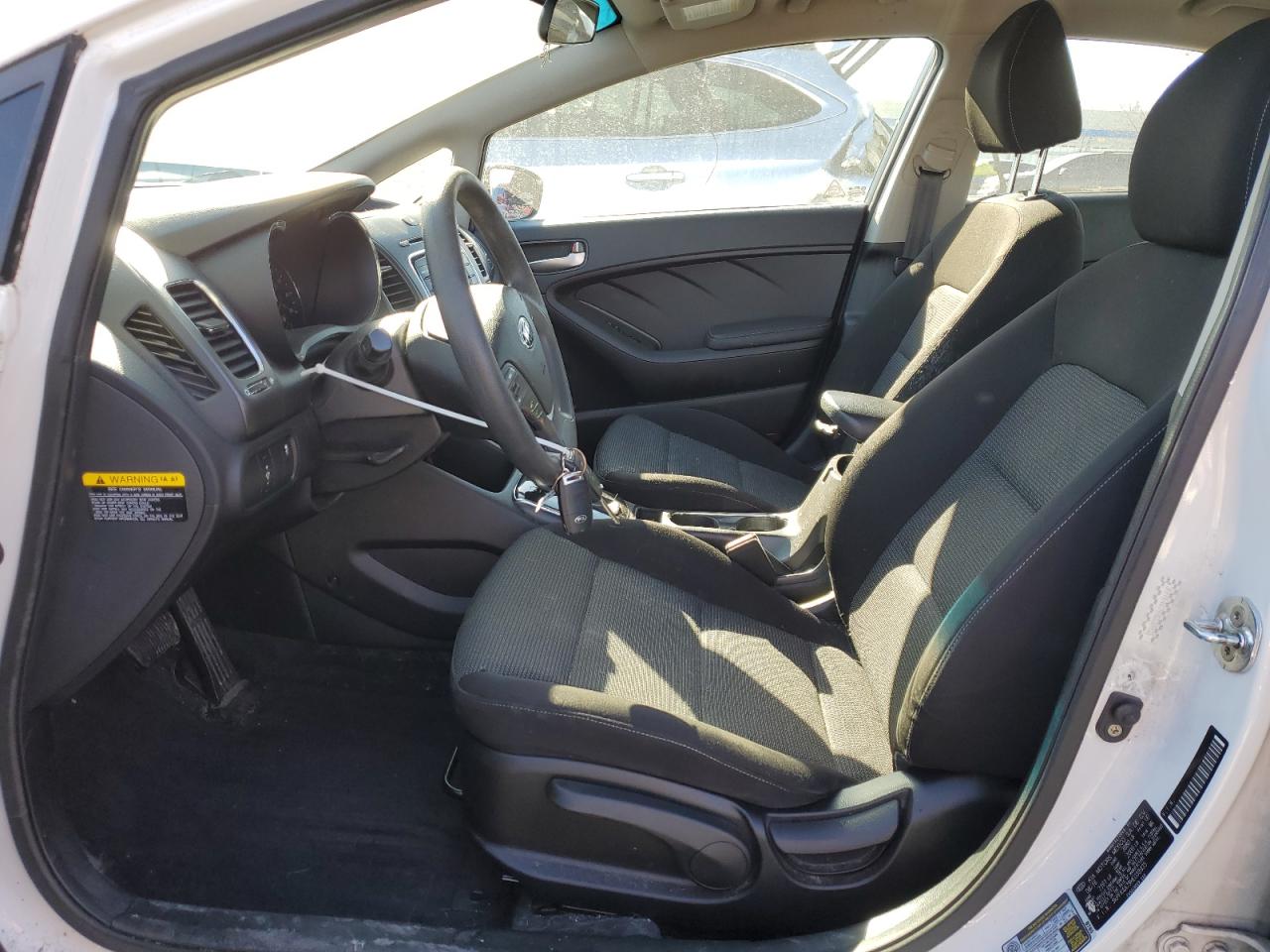 2017 Kia Forte - Image 7