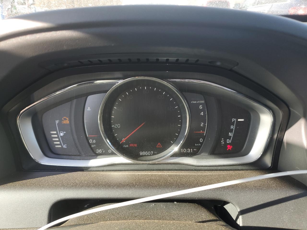 2017 Volvo XC60 - Image 9