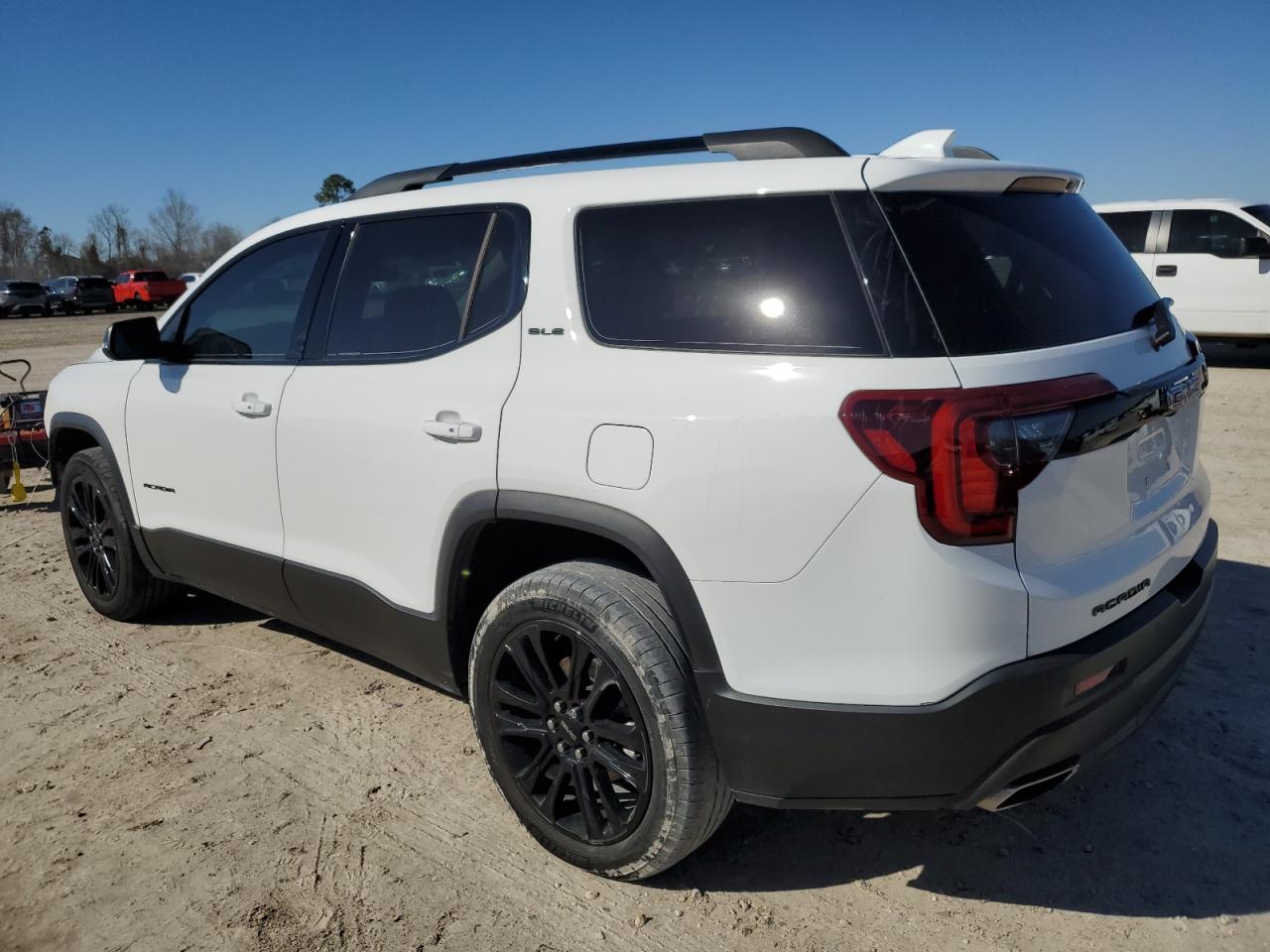 2022 GMC Acadia - Image 2