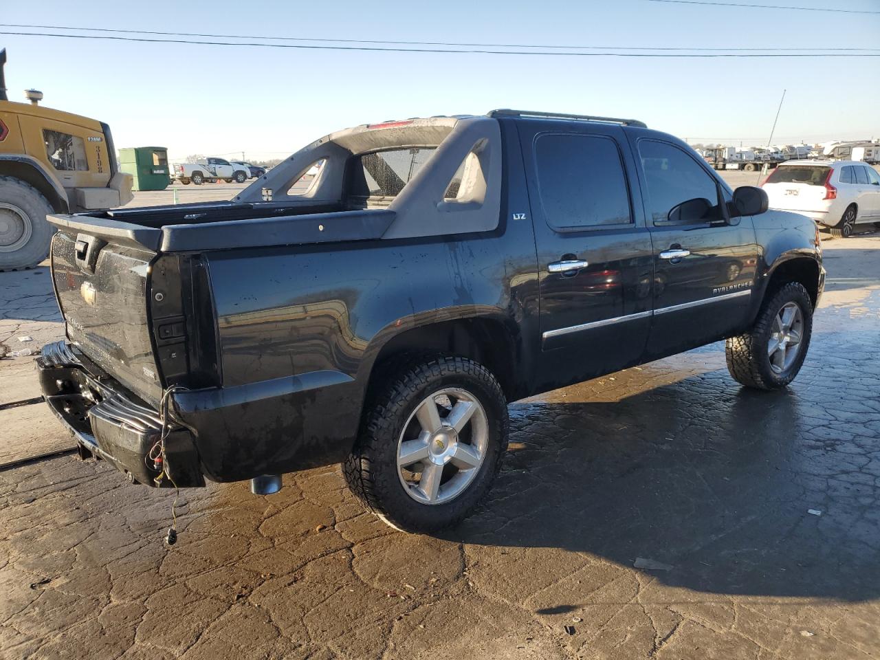 2009 Chevrolet Avalanche - Image 3