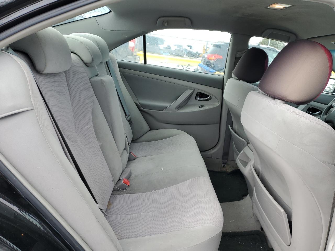 2011 Toyota Camry - Image 10