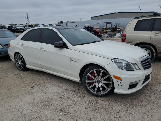 Седани MERCEDES-BENZ E-CLASS 2012 Білий