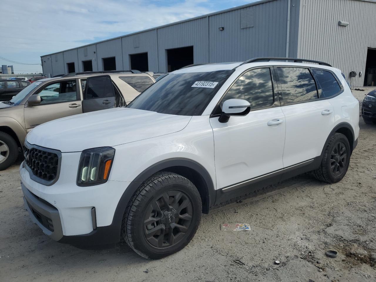 2023 Kia Telluride - Image 1