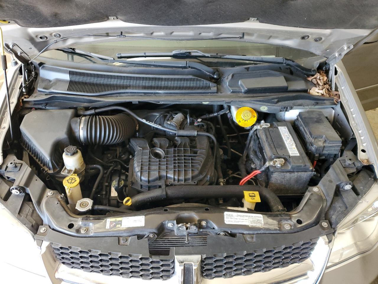 2016 Dodge Caravan - Image 12