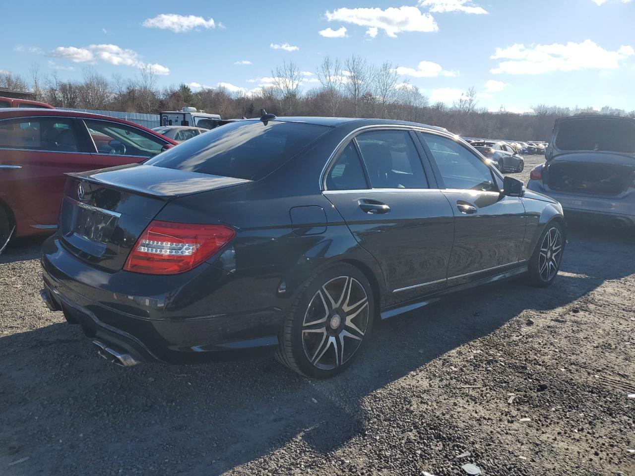 VIN WDDGF8ABXDA842958 2013 MERCEDES-BENZ C-CLASS no.3