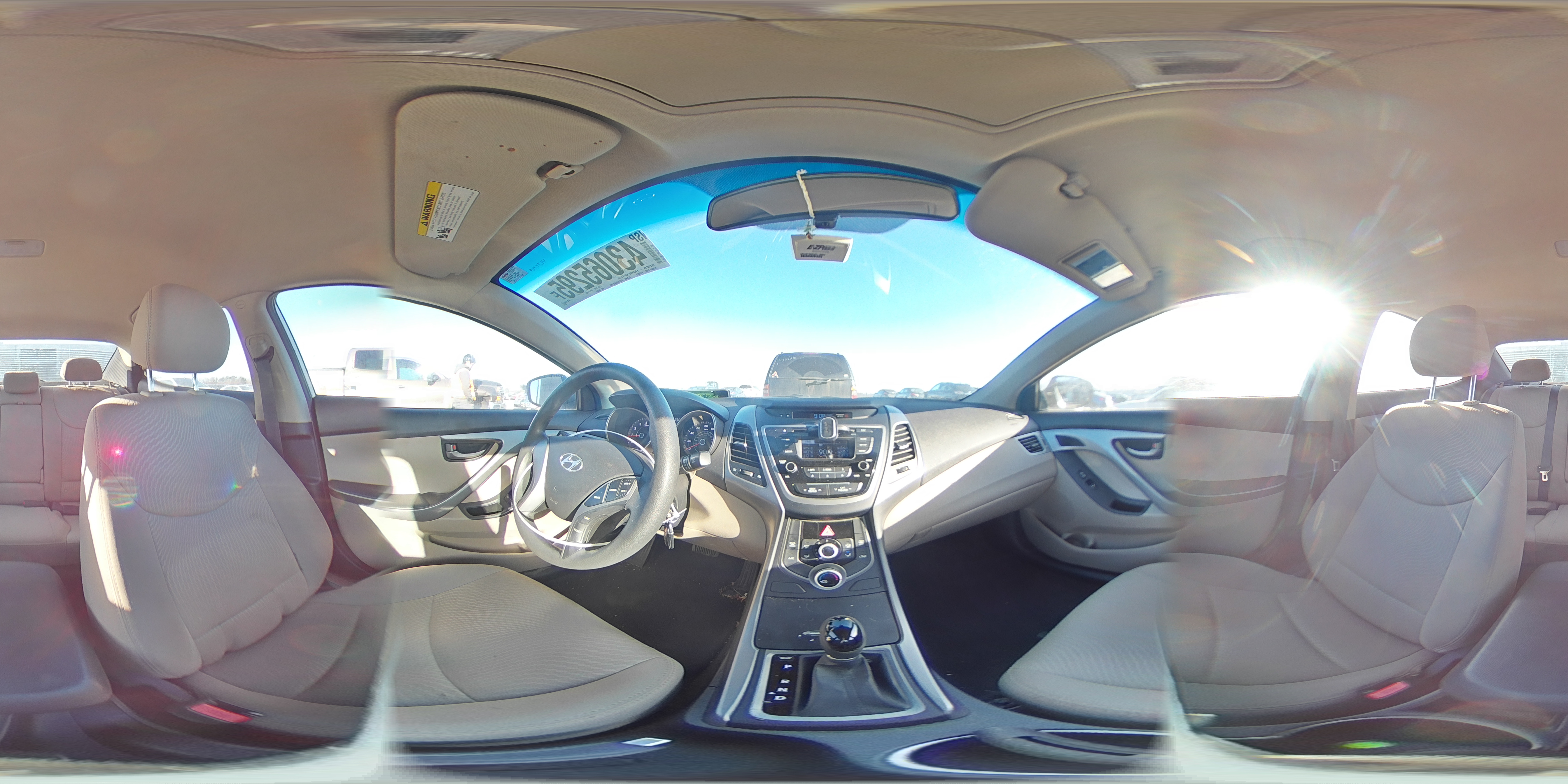 2016 Hyundai Elantra - Image 13