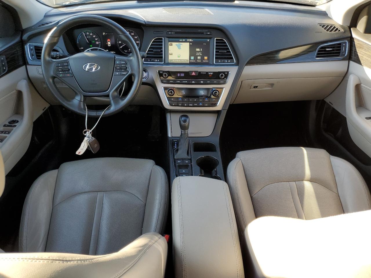 2016 Hyundai Sonata - Image 8