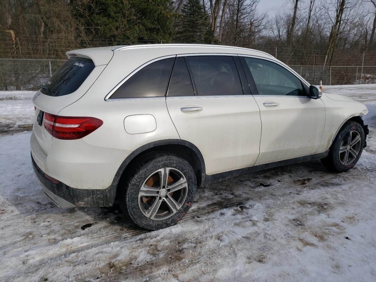 2017 Mercedes-Benz GLC - Image 3