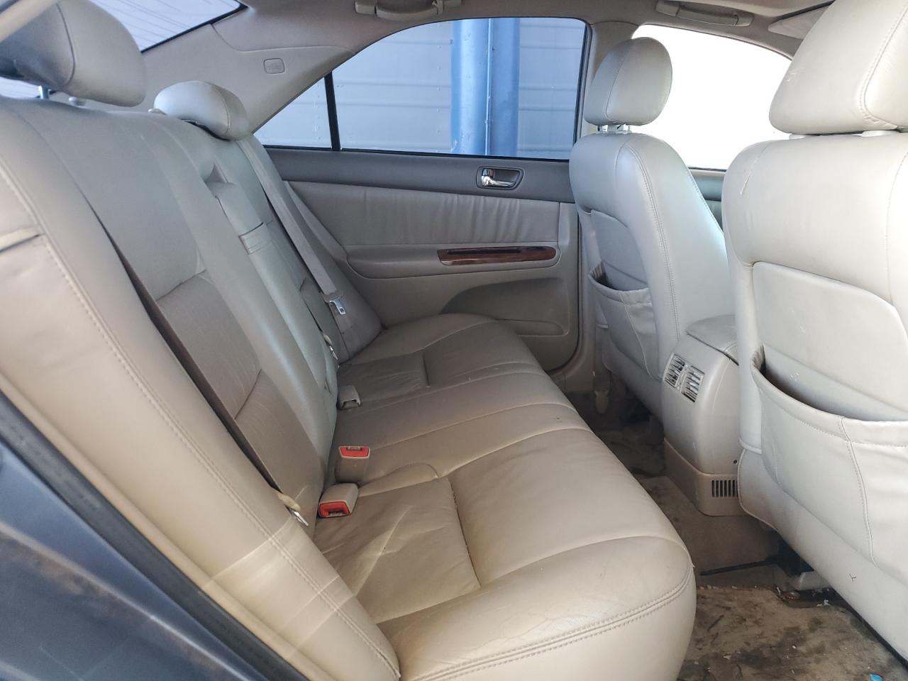 2004 Toyota Camry - Image 10