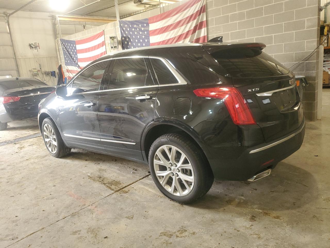 2019 Cadillac XT5 - Image 2