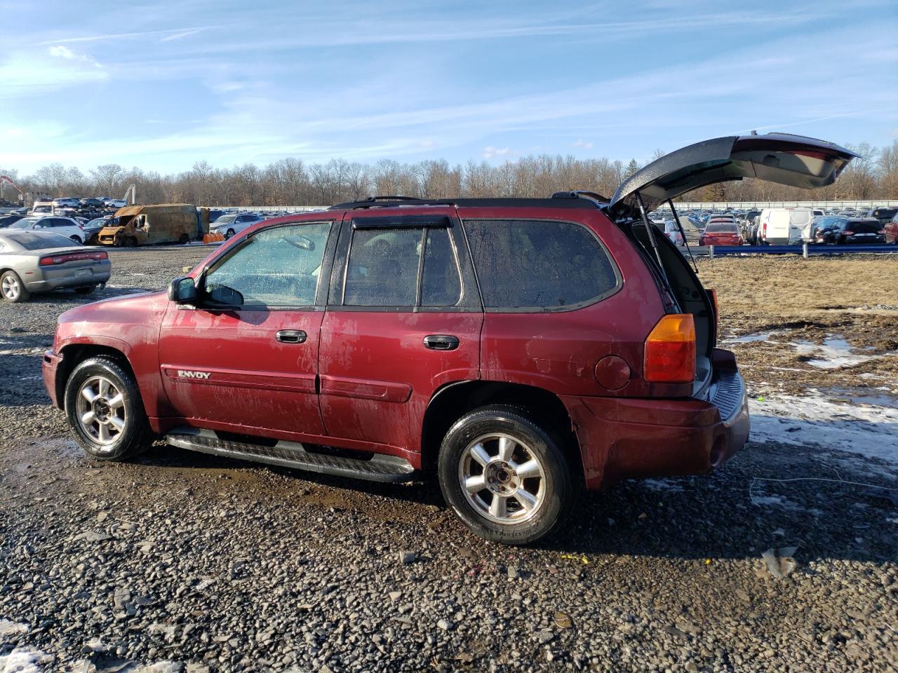 2004 GMC Envoy - Image 2
