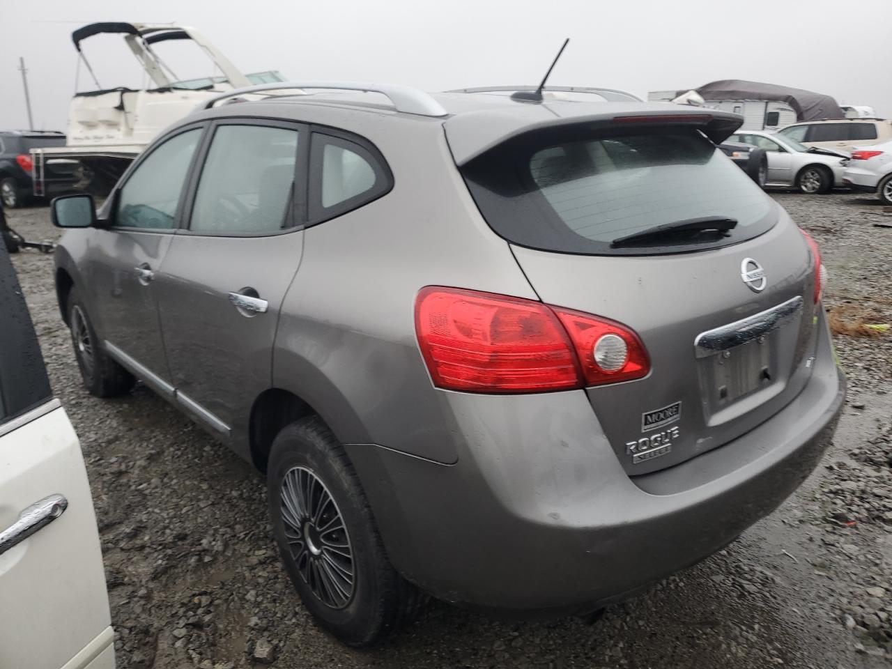 2015 Nissan Rogue - Image 2