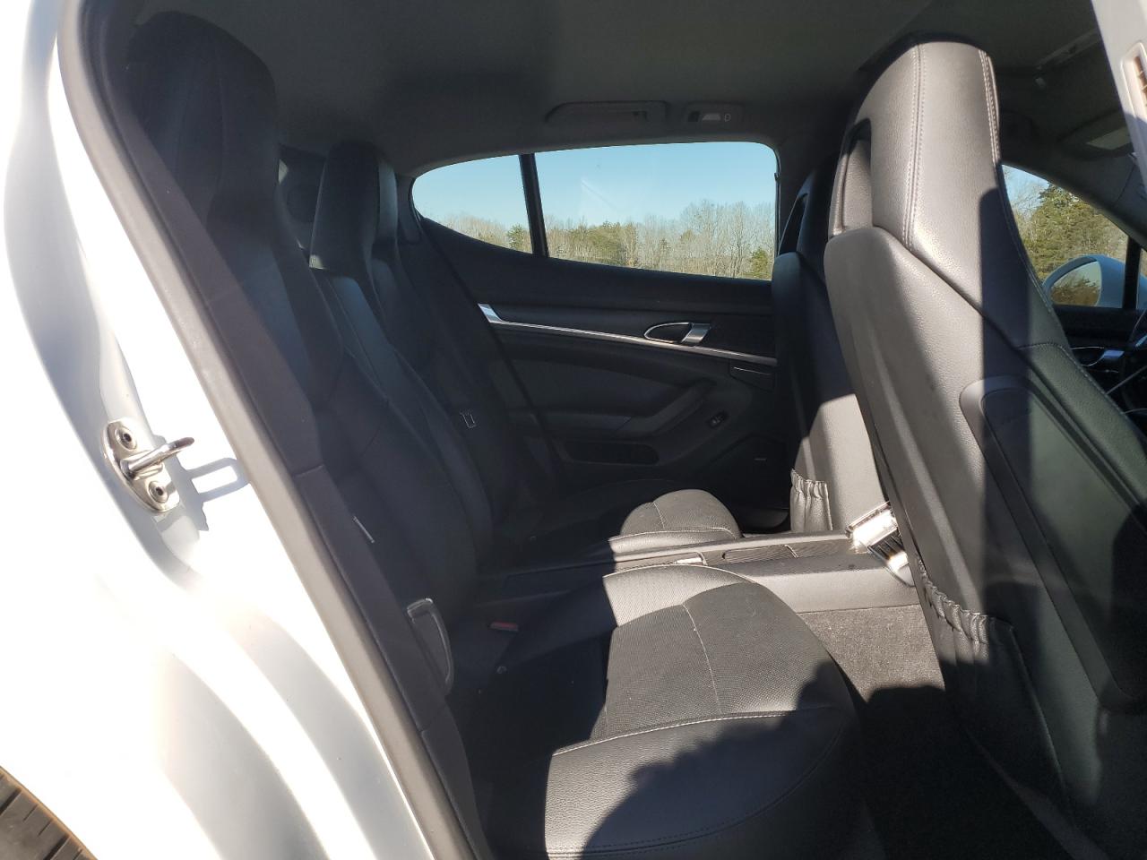 2014 Porsche Panamera - Image 10