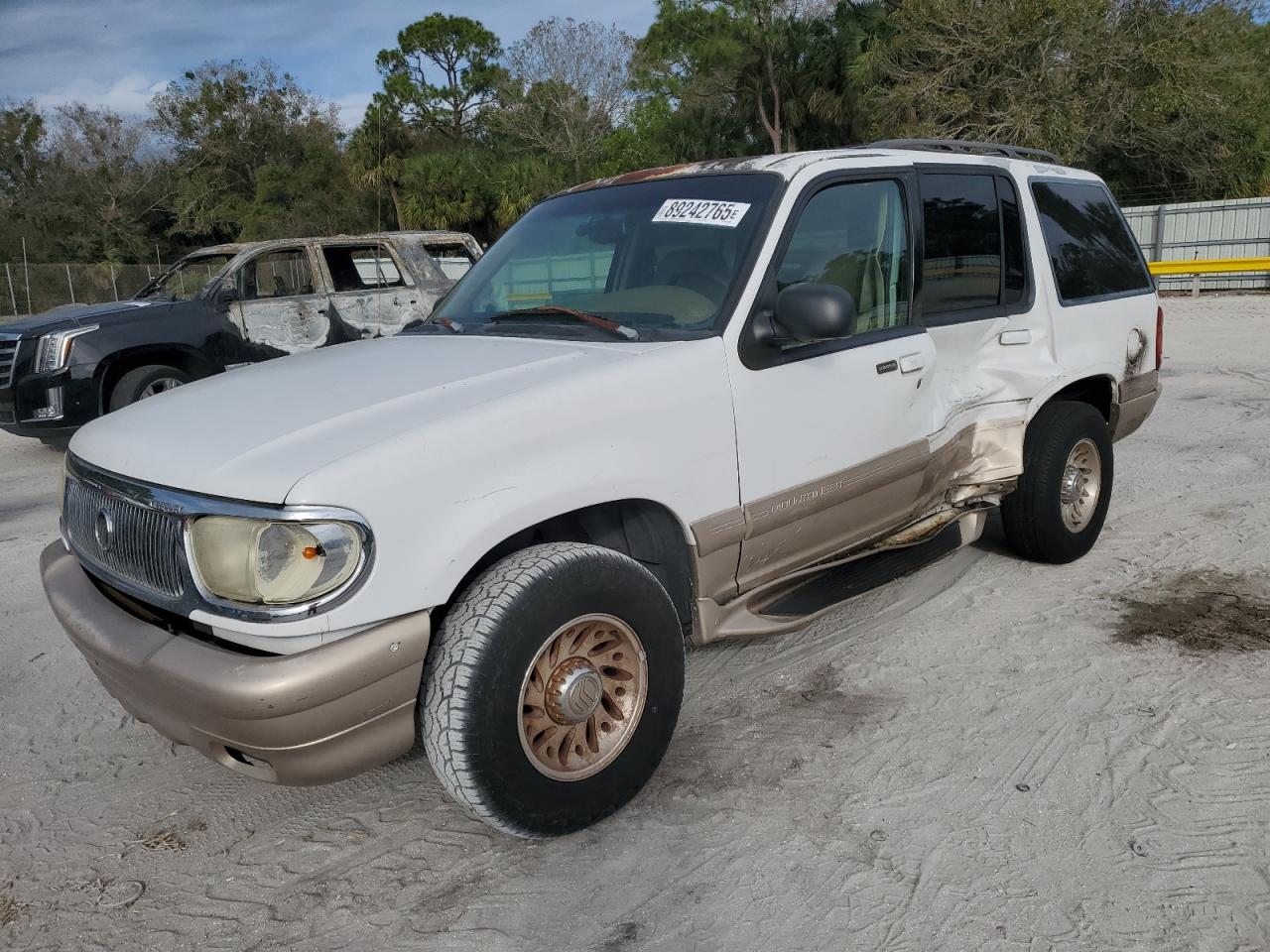 2000 Mercury Mountaineer - Image 1
