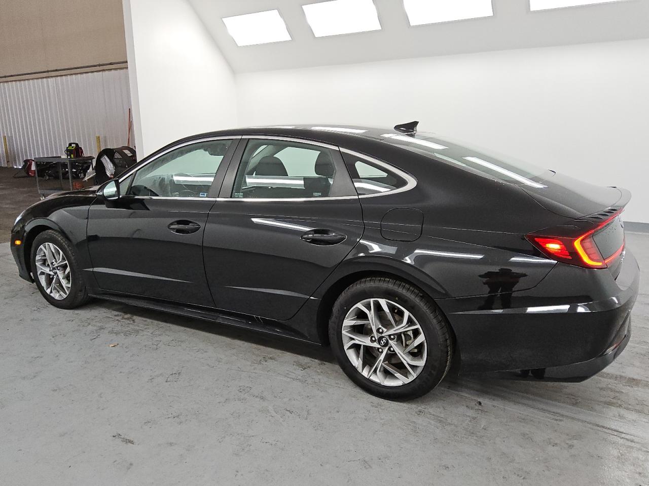 2021 Hyundai Sonata - Image 2