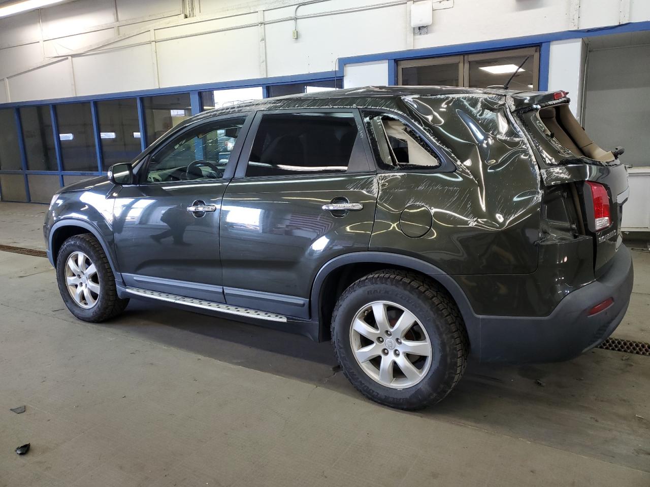 2011 Kia Sorento - Image 2