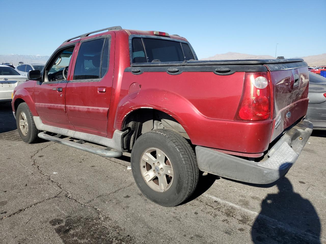 2005 Ford Explorer - Image 2