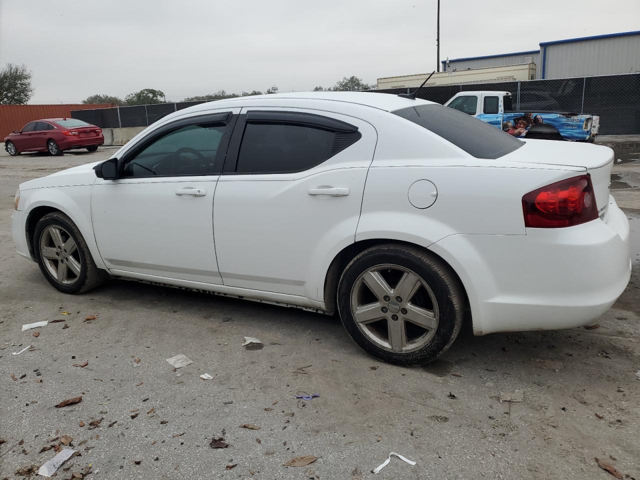 2013 Dodge Avenger - Image 2