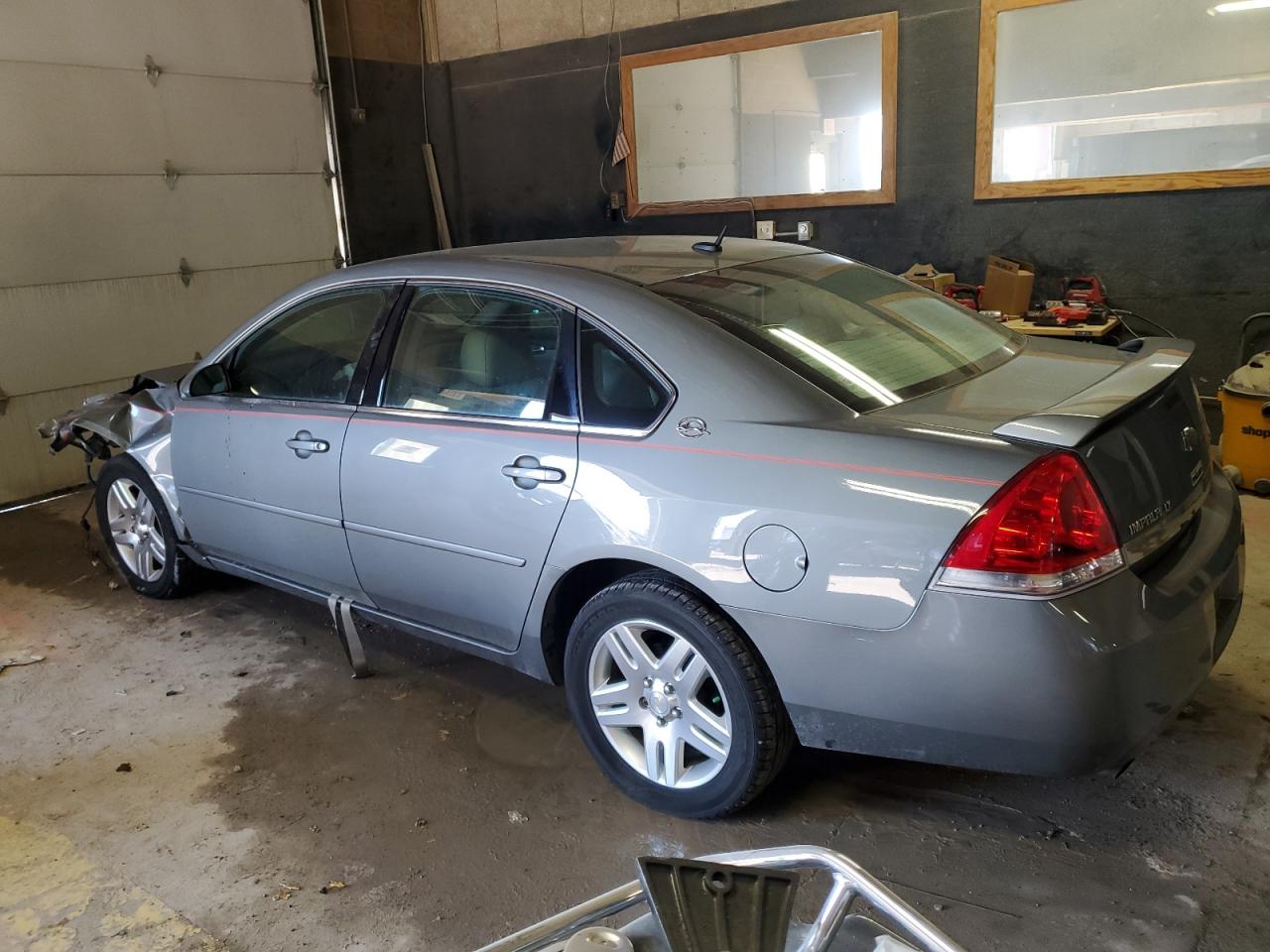 2008 Chevrolet Impala - Image 2
