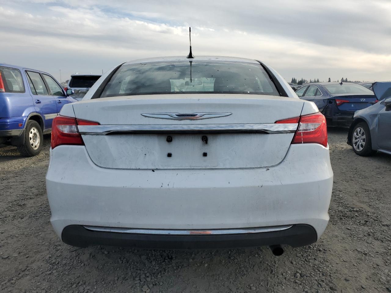 2011 Chrysler 200 - Image 6
