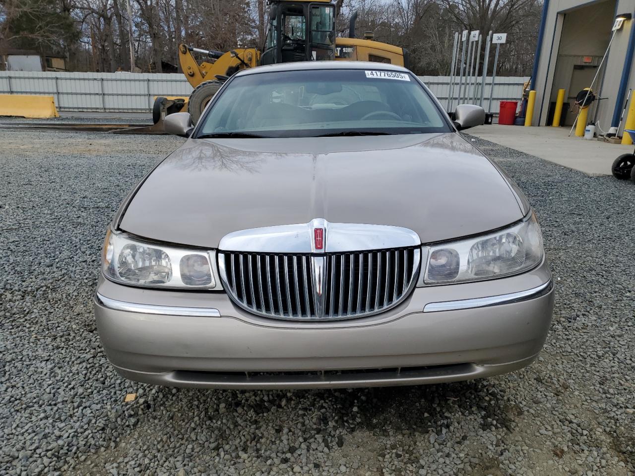 2000 Lincoln Town Car - Image 5