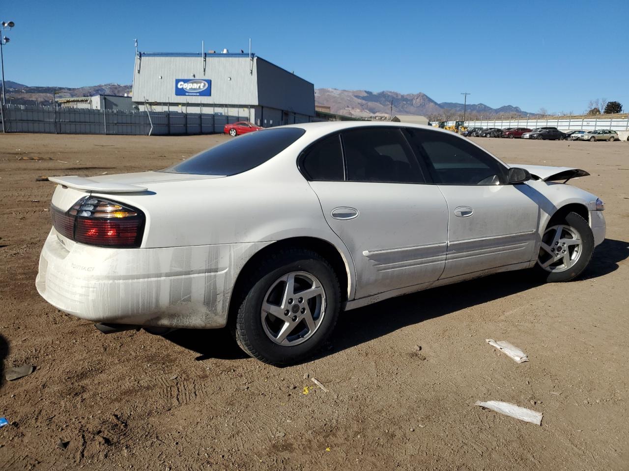 2005 Pontiac Bonneville - Image 3