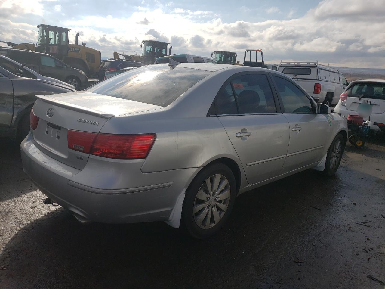 2009 Hyundai Sonata - Image 3