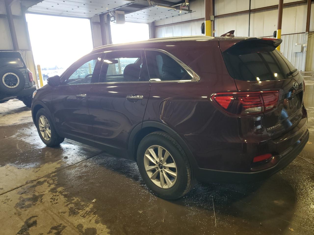 VIN 5XYPG4A32KG537315 2019 KIA SORENTO no.2