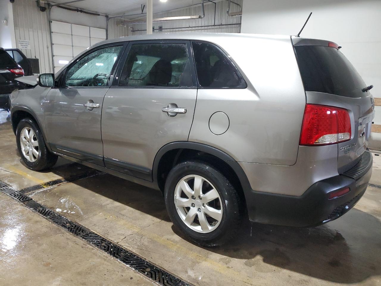2011 Kia Sorento - Image 2