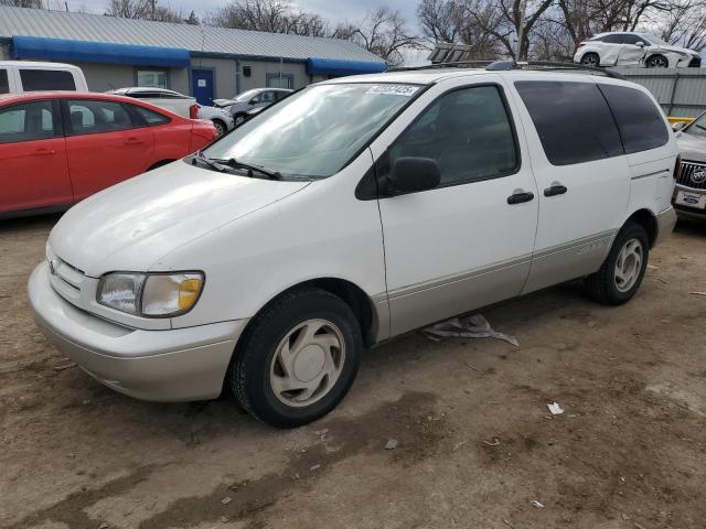 2000 Toyota Sienna Le