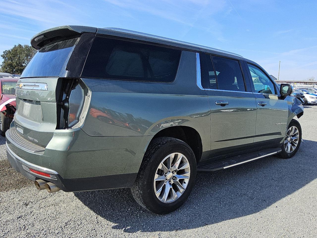2023 Chevrolet Suburban - Image 3