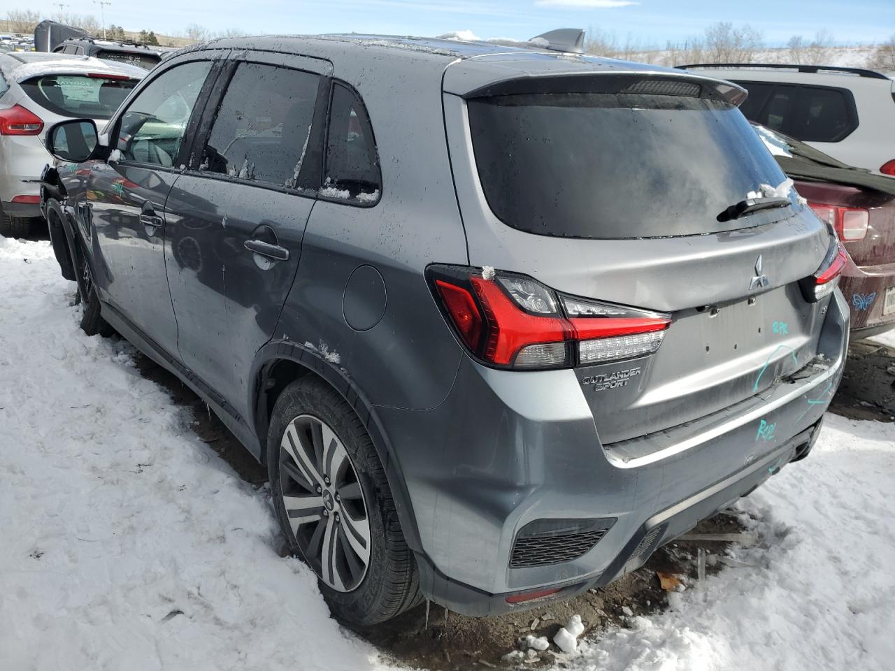 2020 Mitsubishi Outlander - Image 2