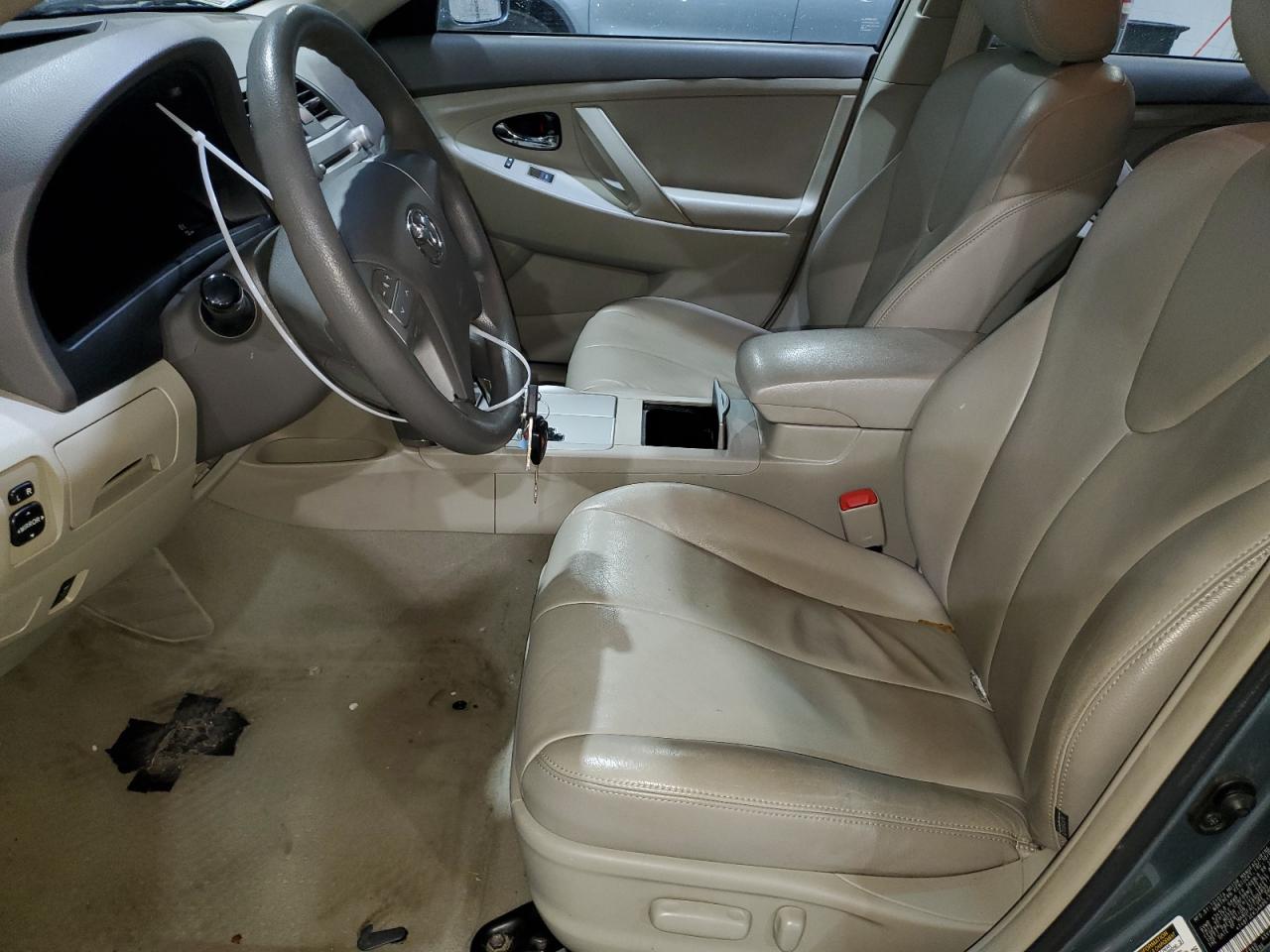 2010 Toyota Camry - Image 7