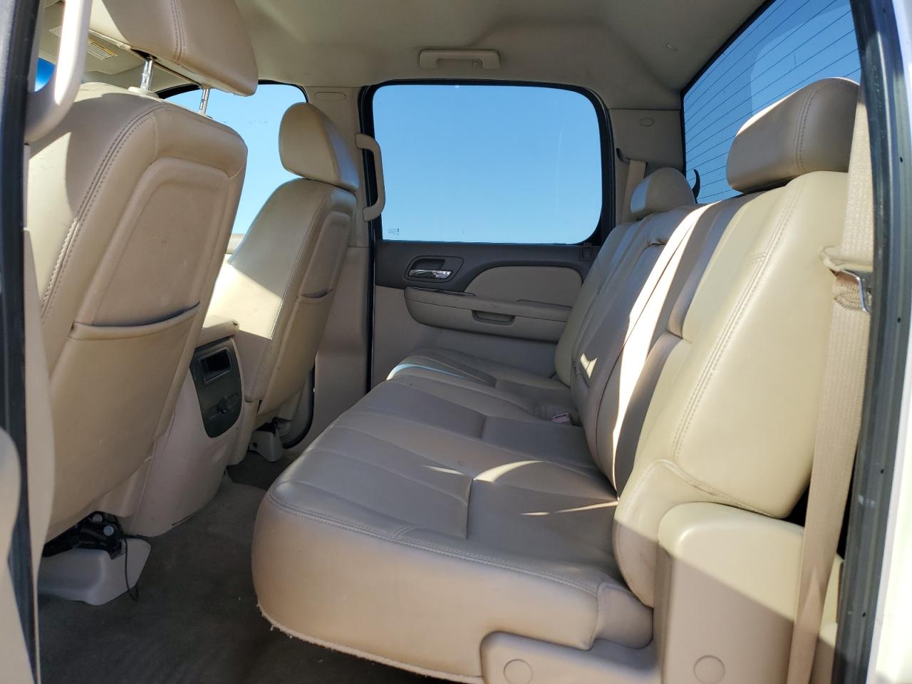 2009 GMC Sierra - Image 10