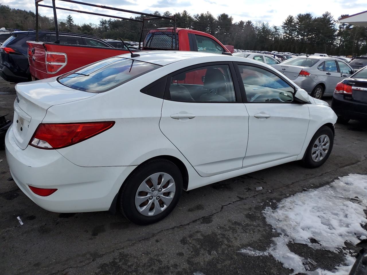 2015 Hyundai Accent - Image 3