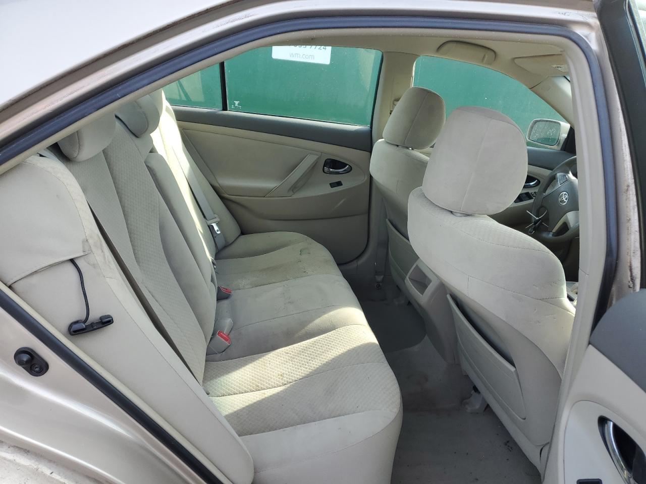 2009 Toyota Camry - Image 10