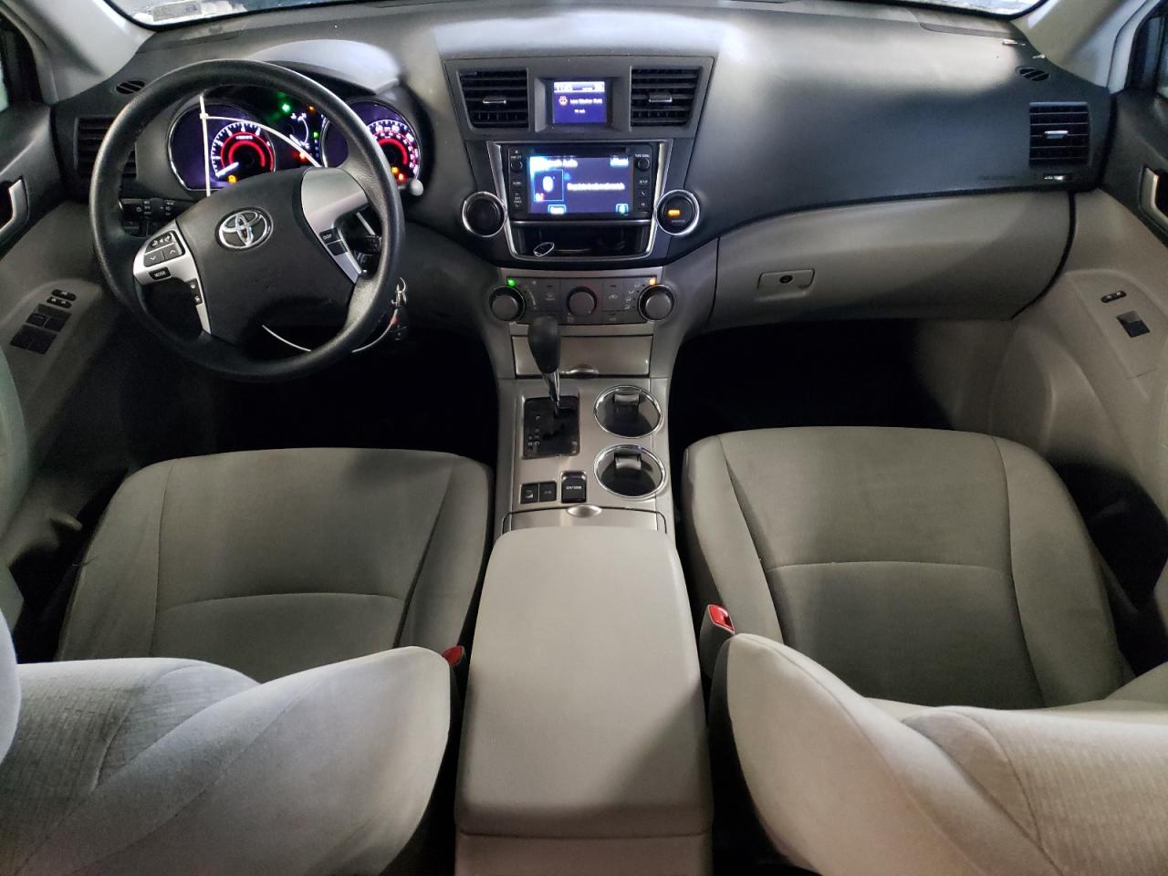 2013 Toyota Highlander - Image 8