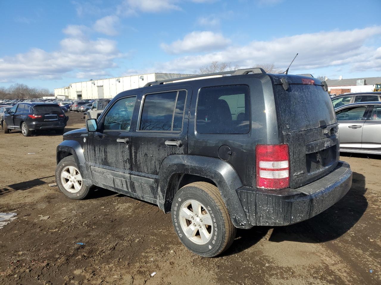 2012 Jeep Liberty (North America) - Image 2