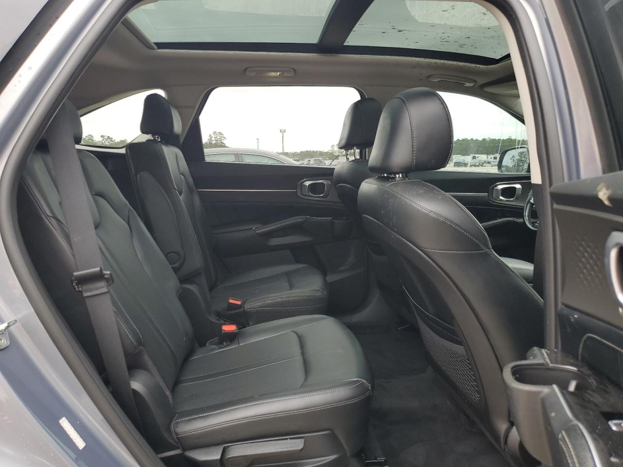2021 Kia Sorento - Image 11