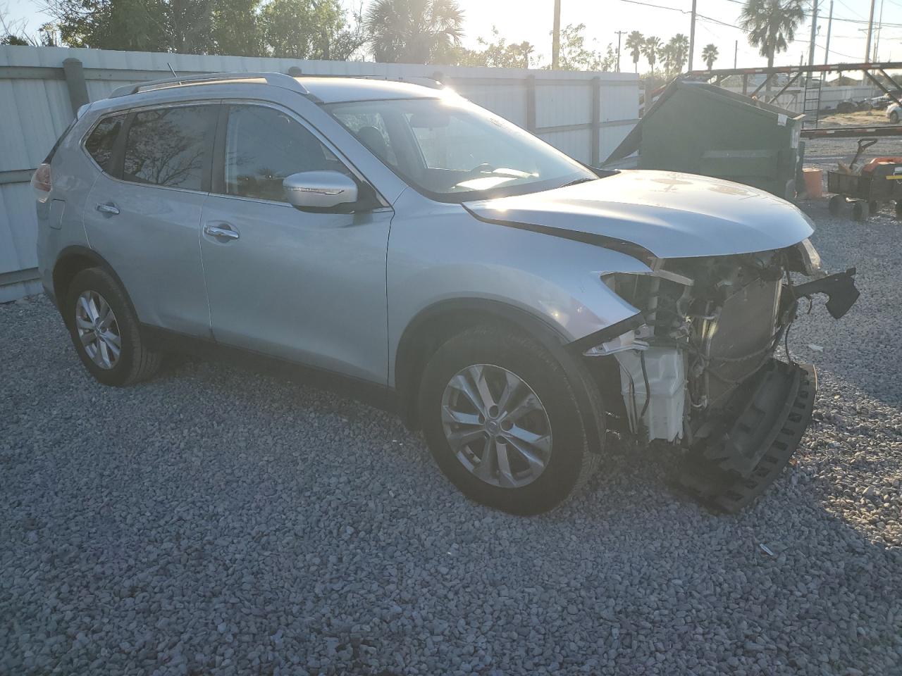 VIN KNMAT2MT1FP552599 2015 NISSAN ROGUE no.4